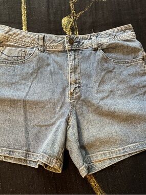 St. John's Bay Light Blue Denim Jean Shorts Size 12